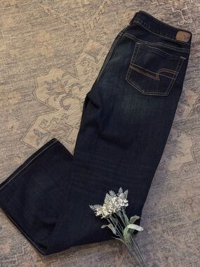 American Eagle Favorite Stretch Flare Boyfriend Jeans Size 16 NWOT